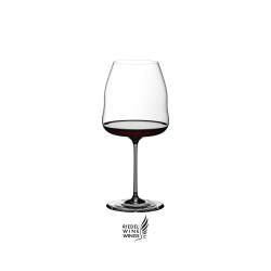 Calice da vino pinot noir...