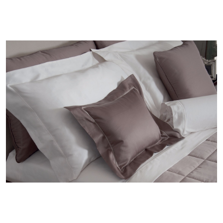 Mastro Raphael set 2 federe 50x80 cm 3 volant Bread&Butter - 1A bianco ottico Mastro Raphael set 2 federe 50x80 cm 3 volant Bread&Butter - 1A bianco ottico