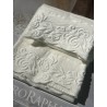 Mastro Rapahel Dune Merveille set spugna 2 pezzi con ricamo - Latte Mastro Rapahel Dune Merveille set spugna 2 pezzi con ricamo - Latte