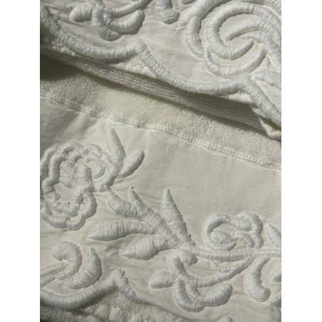 Mastro Rapahel Dune Merveille set spugna 2 pezzi con ricamo - Latte Mastro Rapahel Dune Merveille set spugna 2 pezzi con ricamo - Latte