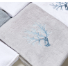 Corallomania Mastro Raphael set spugna 2 pezzi grigio perla ricamo celeste Corallomania Mastro Raphael set spugna 2 pezzi grigio perla ricamo celeste